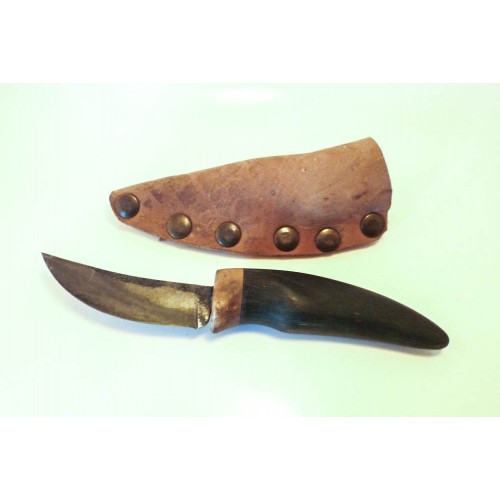 Couteau droit en bois de buis et corne de zébu avec étui en cuir