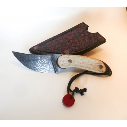 Couteau droit damas en bois de dain avec étui en cuir