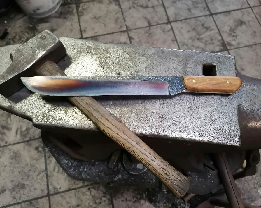 Fabriquer son propre couteau en stage de forge