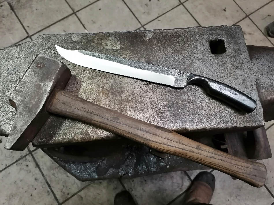 Stage de forge de couteau pour adolescent