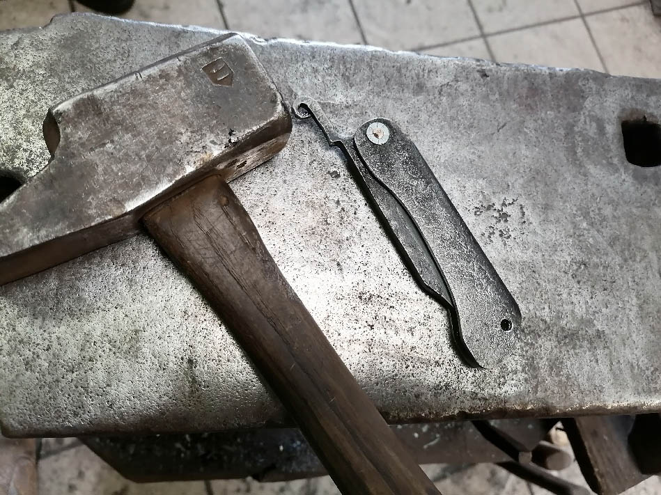 Couteau pliant en damas